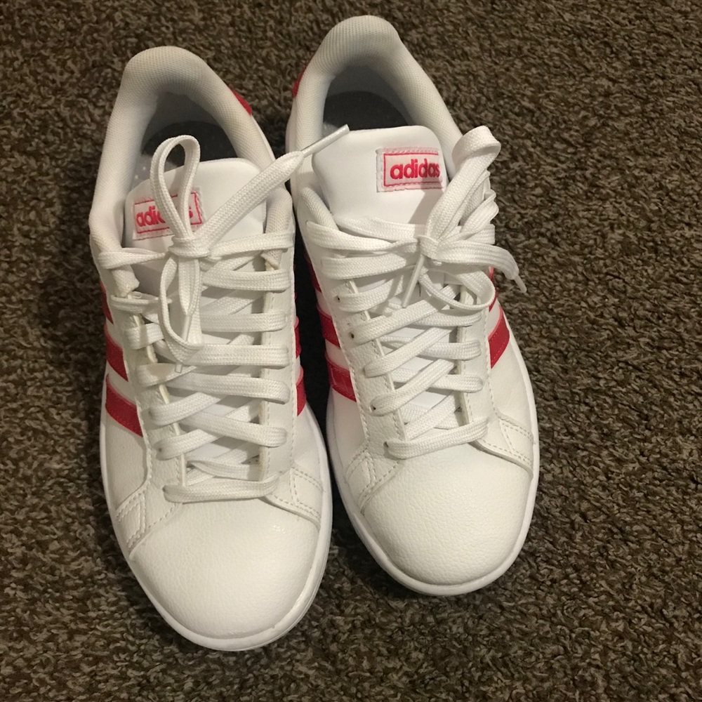 Adidas tenis shoes